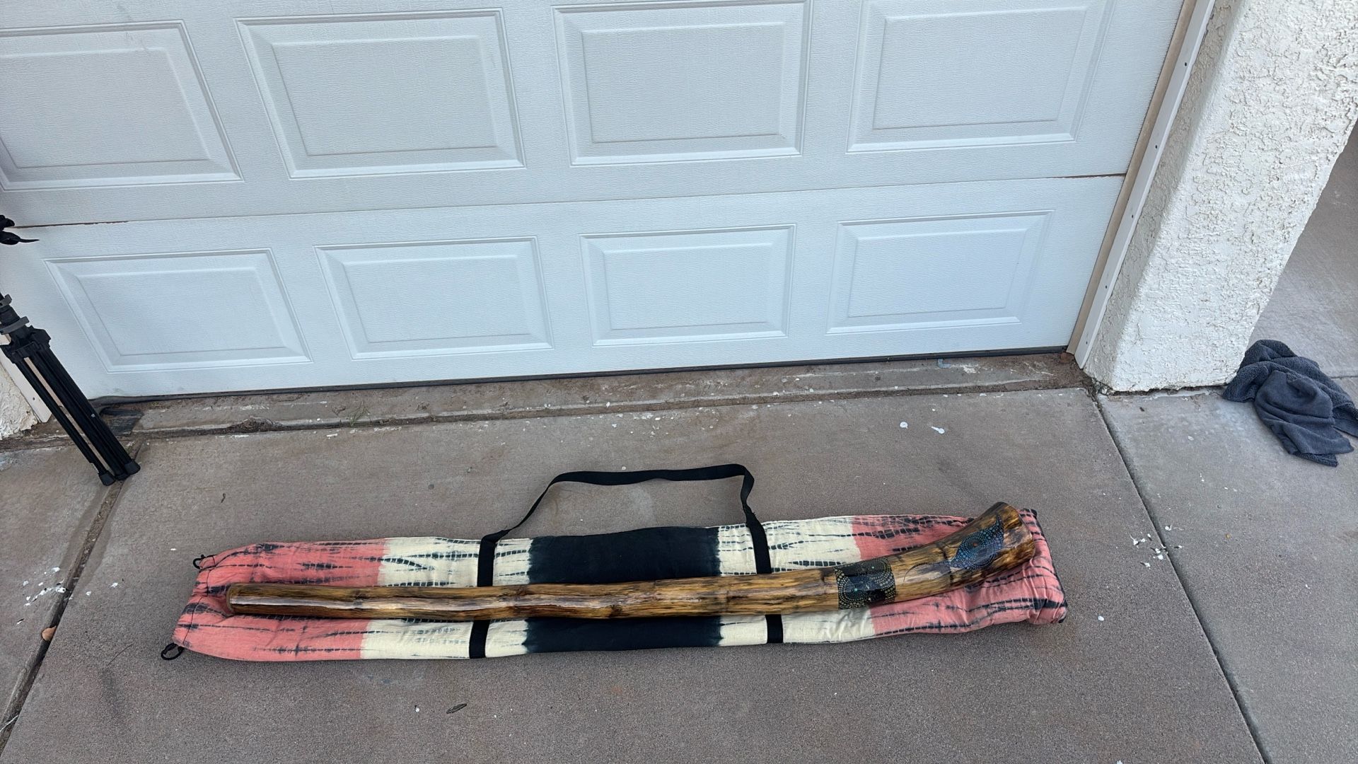 Hand Painted Didgeridoo With Stand And Bag