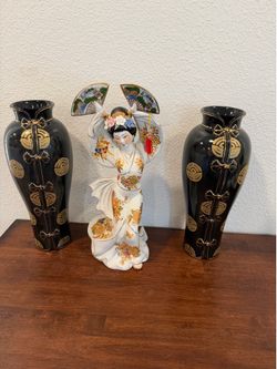 3 porcelain Japanese figurines!! Geisha and 2 Vaces