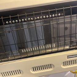 Gasmaster Heater 15000 BTU’s Good For The House, Garage, Shed Or ADU. VERY close To Being New. 