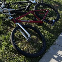 Red throne (looking for frame trades)