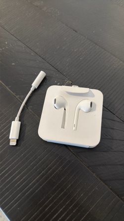 Apple Lightning Earphone with Aux connector