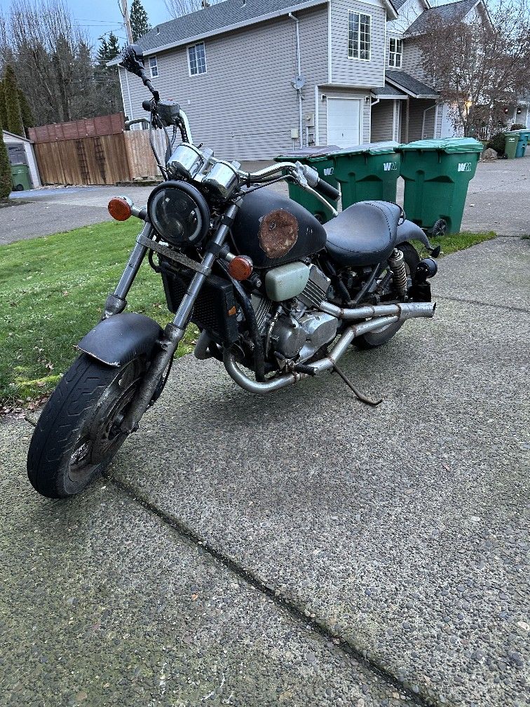 1998 Honda Magna