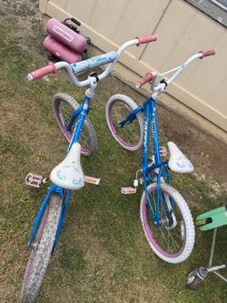 Two girl bikes selling together as is needs work or for parts