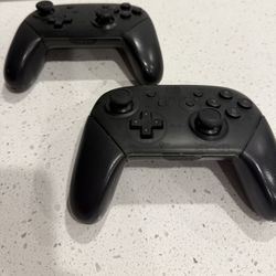 (2) Switch Pro Controller 