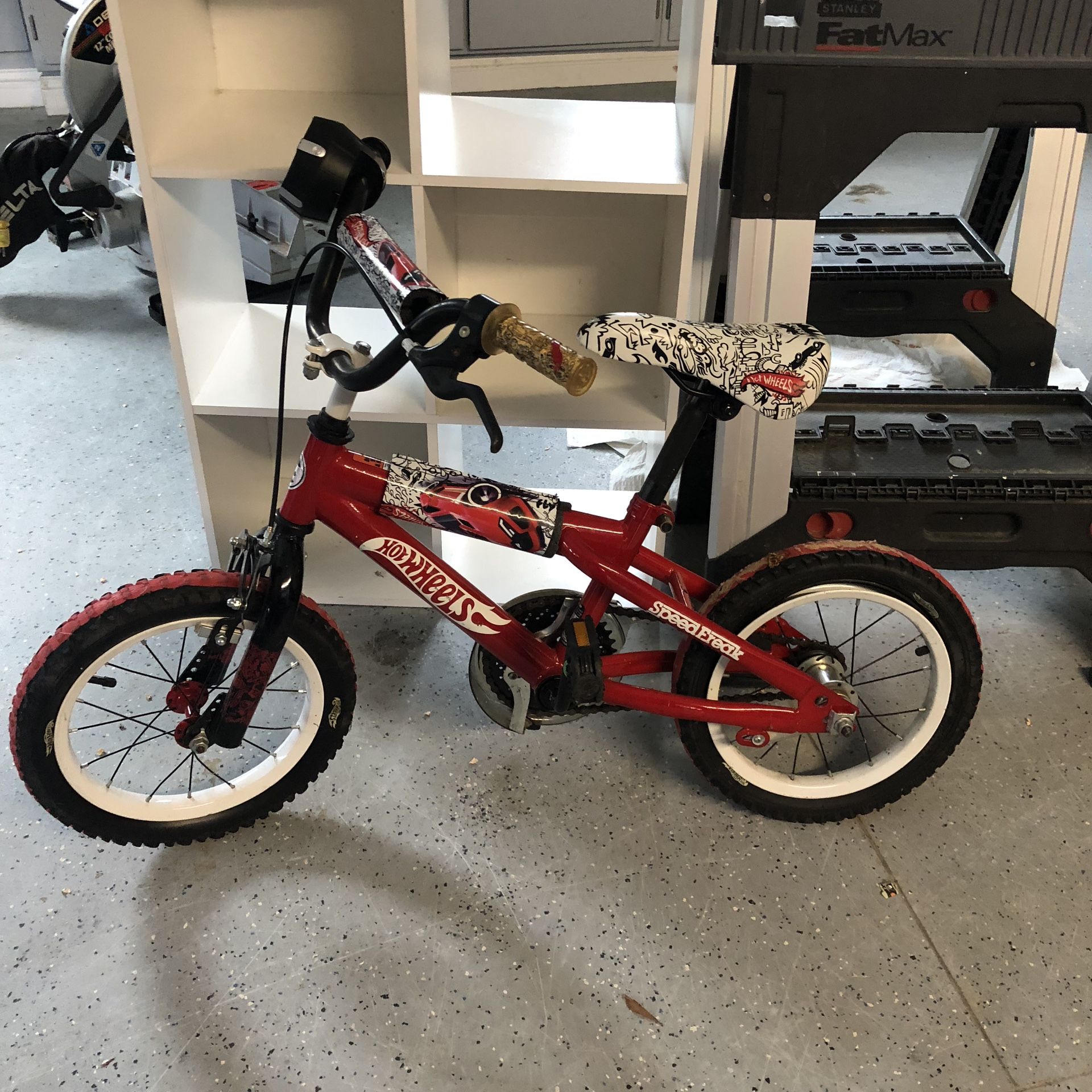 Free Little boy bike