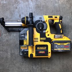 Dewalt XR Brushless Rotary Hammer Drill + Dust Vacumn + 9 Ah Vatery