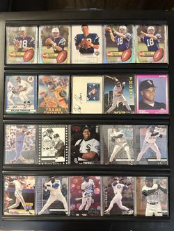 Lot of Football & Baseball Cards 