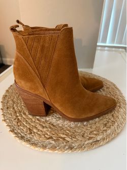 Beautiful Marc Fisher Fall Boots🍁