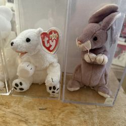Assorted Beanie Babies For Sale All In Cases