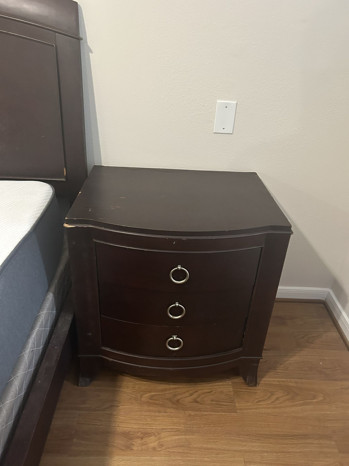 Solid Wood Traditional Bedroom Set