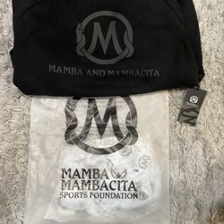 The "Blackout" Matte Logo Sweatshirt Mamba & Mambacita Sports Foundation Size M
