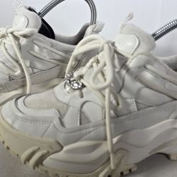 Shoe Size 7.5 Gianni Bini Ivory Women's Sneakers 