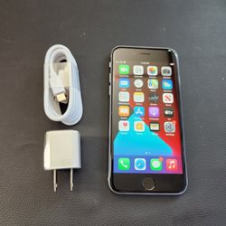 iPhone 6s - UNLOCKED - Like New  