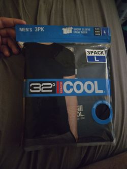 A Pack of Large Men's Short sleeve Shirts
