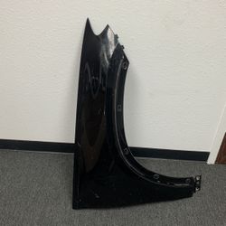 2020 -  Mercedes Benz GLE350  Base - Front, Passenger Side Fender OEM  BLK COLOR 