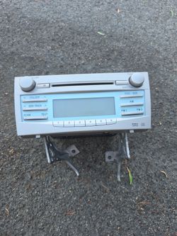 OEM 2007 Toyota Camry Radio w/ Climate Control – MP3 CD – 86120-06181 (Face #11832) - US Auto