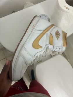 Jordan 1s gold and white