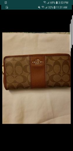 Coach wallet asking 45$..lowest 40$