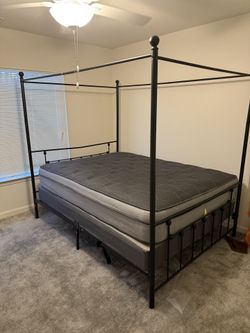 Queen Post Bed With Mattress
