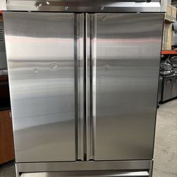 2 Door upright Reach In refrigerator nsf stainless steel Motak on wheels commercial Restaurant kitchen Cooler