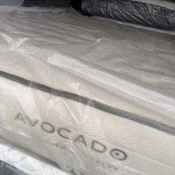 Queen Size Bed Avocado Extra Firm Mattress Serta Sealy Beautyrest Black Hybrid Series Purple Rejuvenate Aireloom Kluft Hotel Collection Shifman Saatva