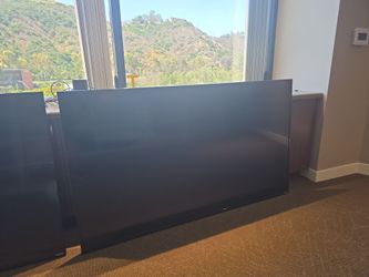 Vizio 70' TV