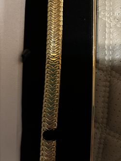 Solid 18k Wide Heavy Bracket 8” 37.93 Grams 