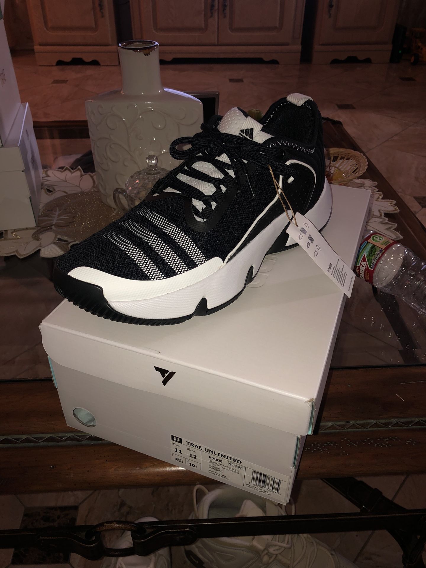 Trae Young Unlimited Adidas