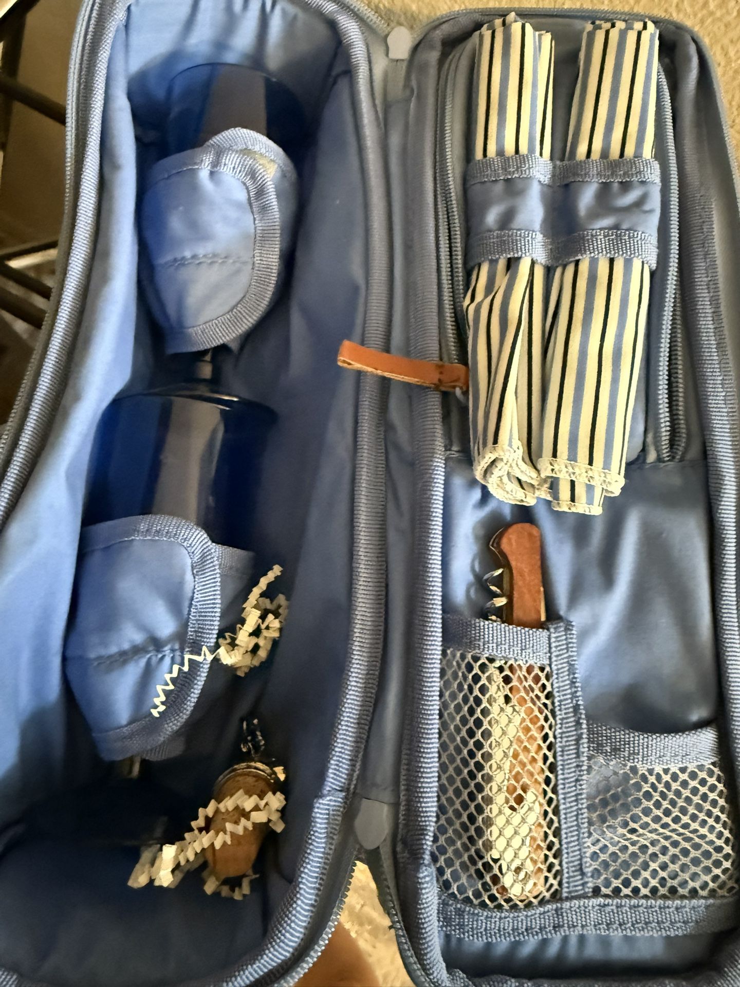 Eddie Bauer Wine Pouch