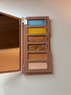 Urban Decay Naked Smiley Eyeshadow Palette