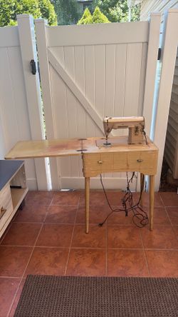 Vintage sewing machine SINGER
