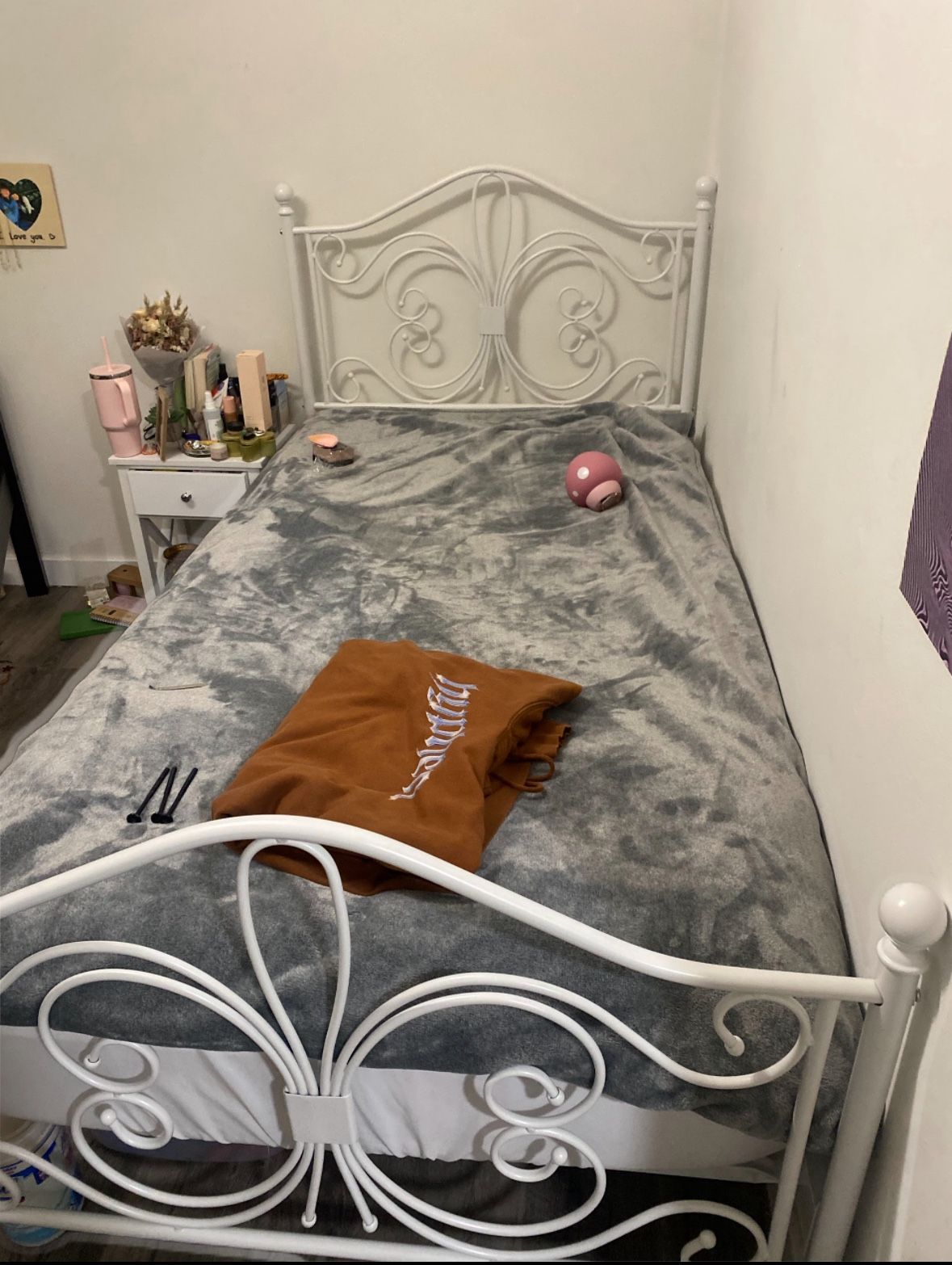 White Metal Twin Size Bed Frame & Mattress 