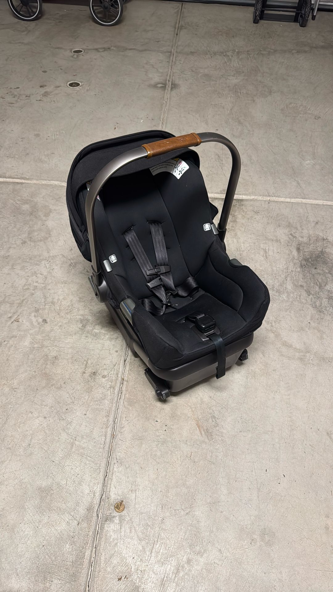 Nuna Infant Car seat