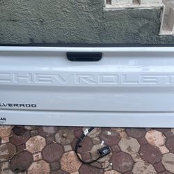 Chevy Silverado Tailgate - White Like New 