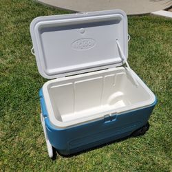 Igloo Maxcold 60 Quart Wheeled Cooler With Large Handle
