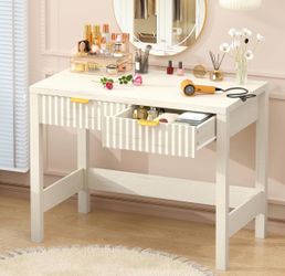 32 Inch Small Fluted Computer Desk with 2 Drawers ,White