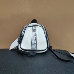 White/Black Bagpack