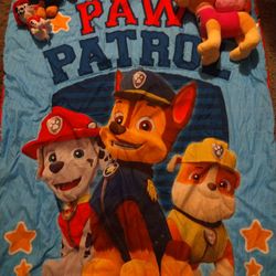 Paw Patrol Blanket With 3 Paw Patrol Plushies