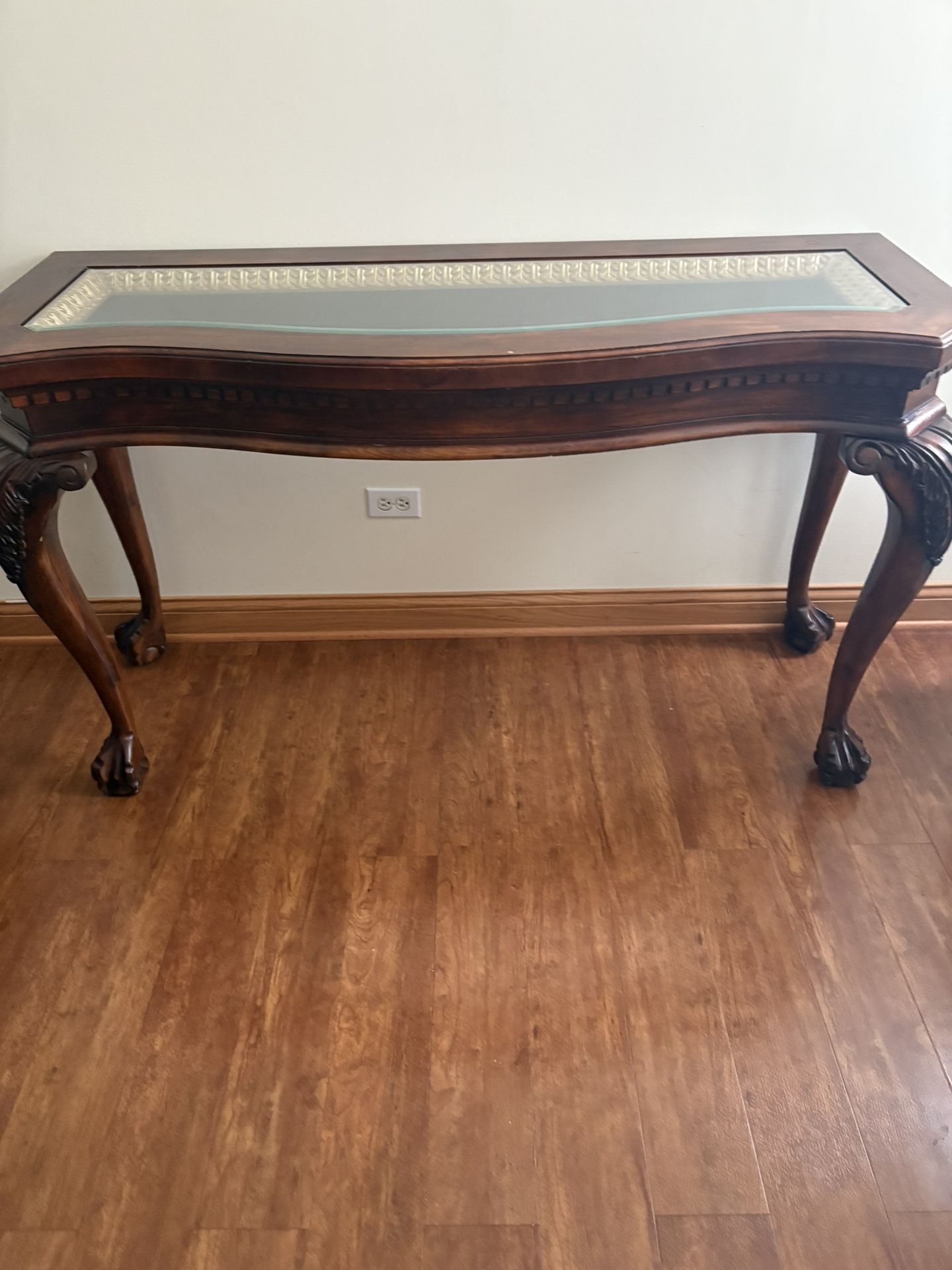 Entry Way Table In Good Condition