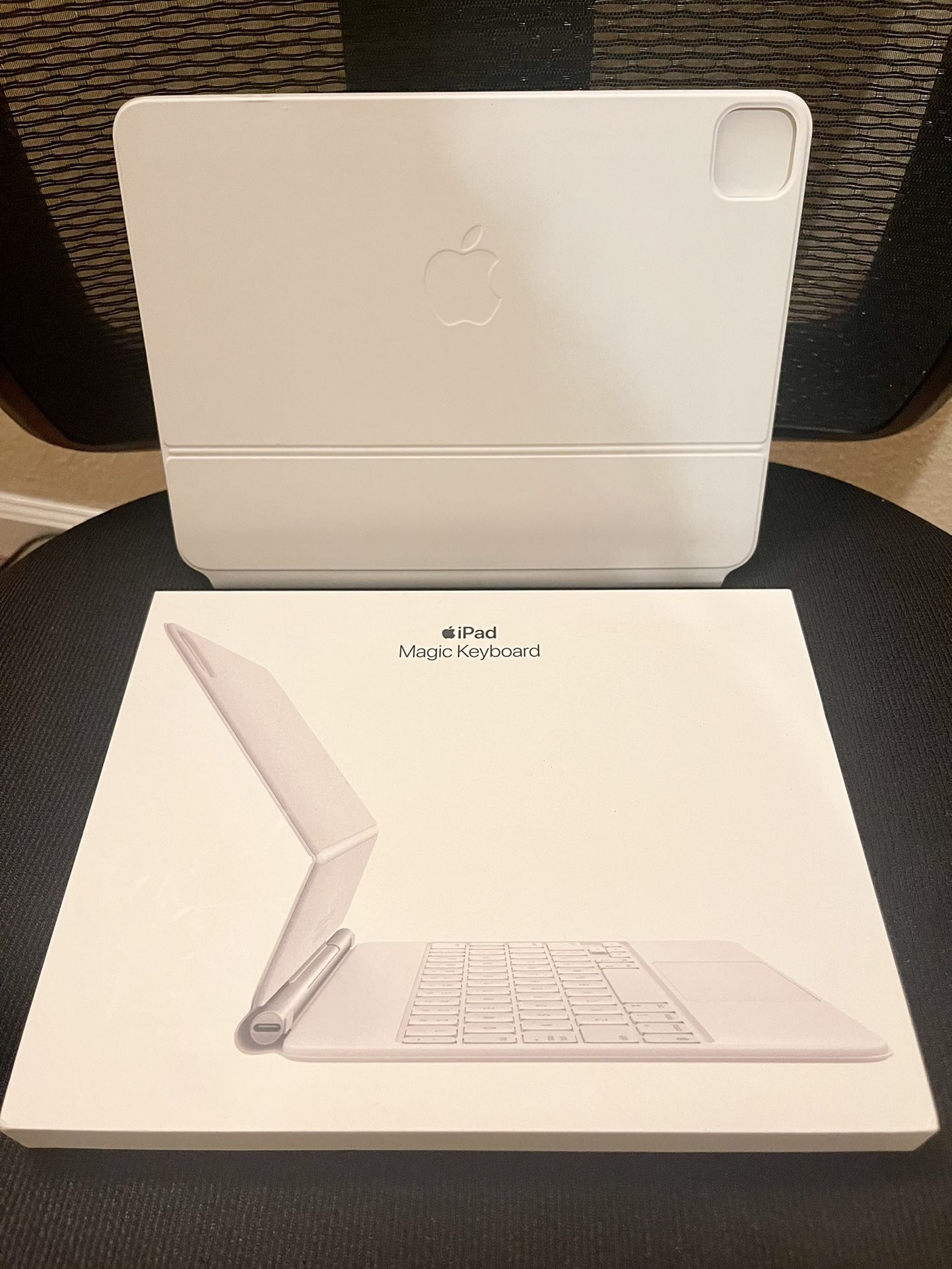 Ipad White Magic Keyboard