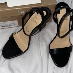 Christian Louboutin Loubi Queen Black