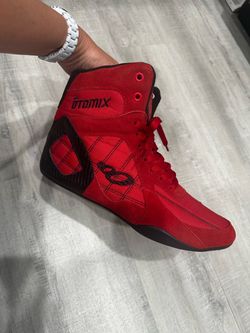 Otomix Men's Warrior Bodybuilding Boxing Weightlifting MMA Shoes Gym Training Shoes