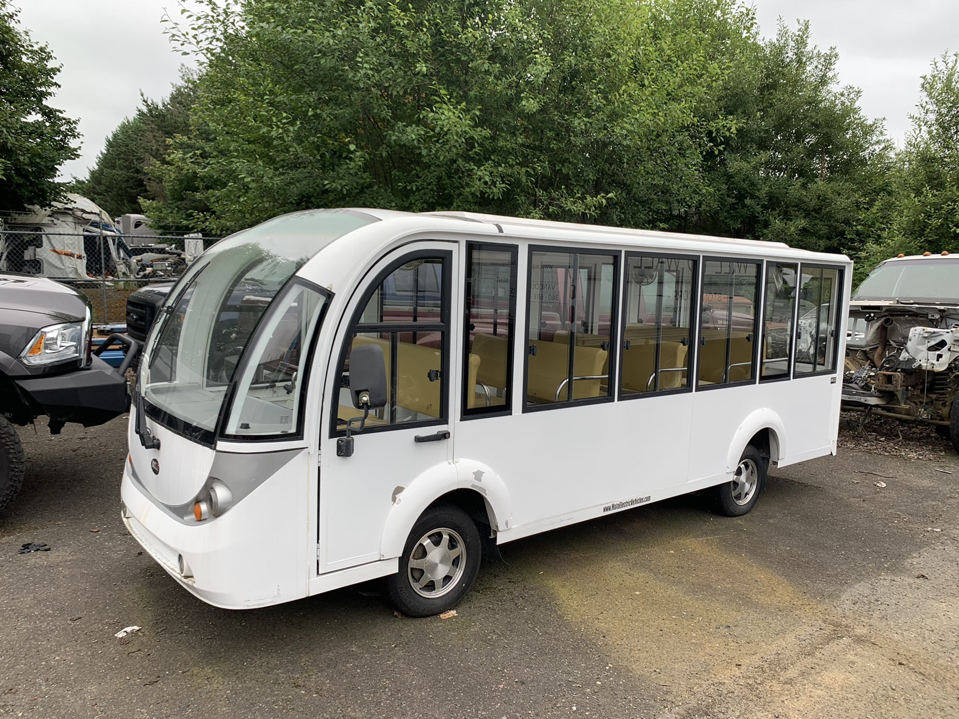 Moto EV 15 Passenger Electric Shuttle Golf cart