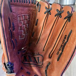 Wilson Softball glove - Oversized 
