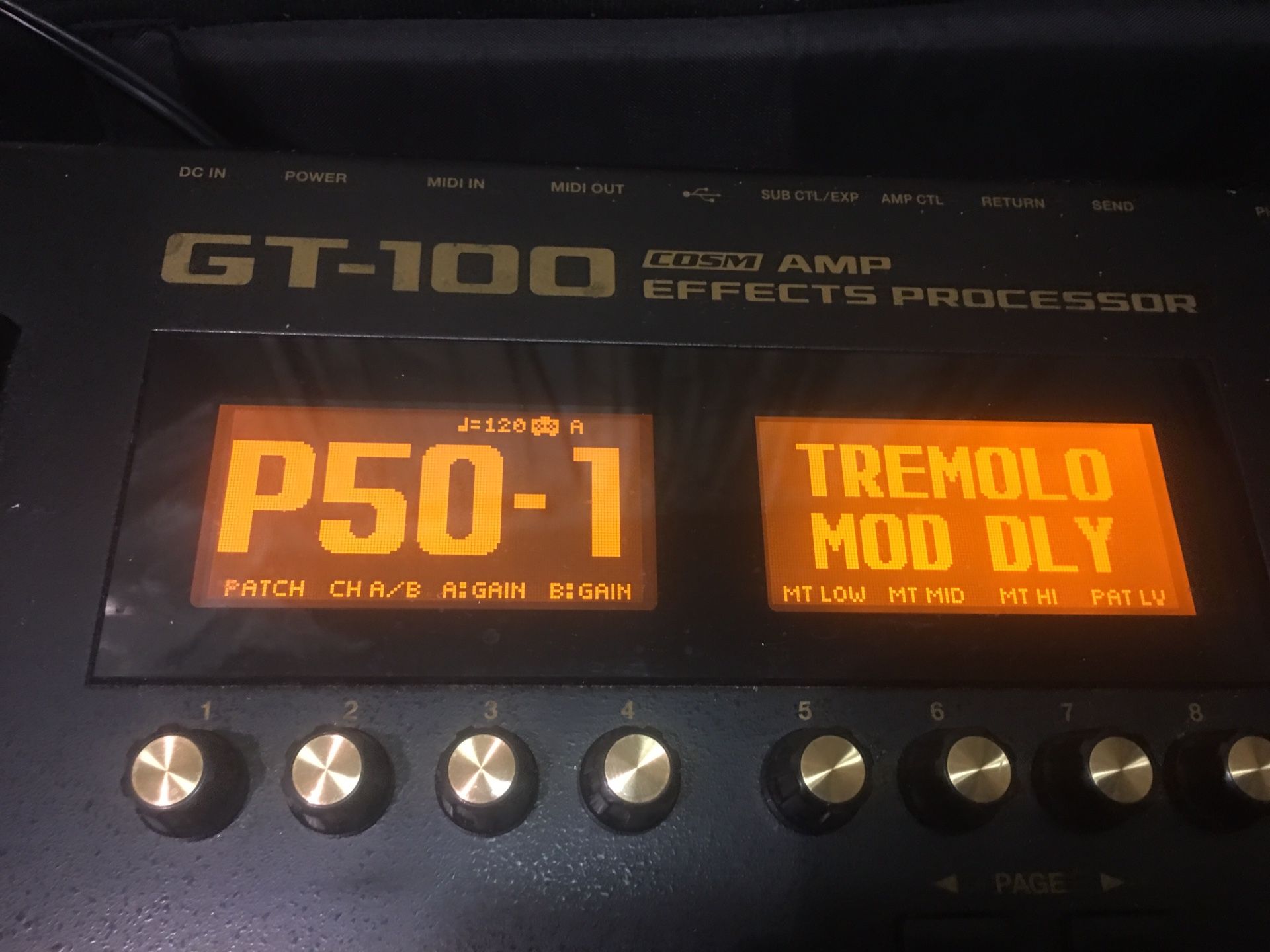 BOSS GT100 GUITAR EFFECTS