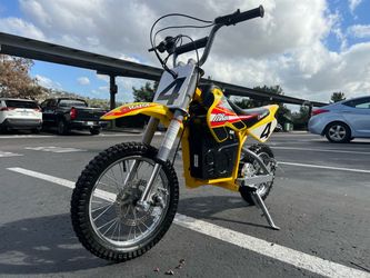 New Razor mx650.   New.  New batteries.