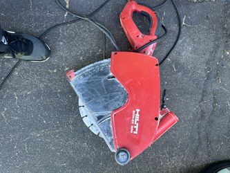 Concrete saw