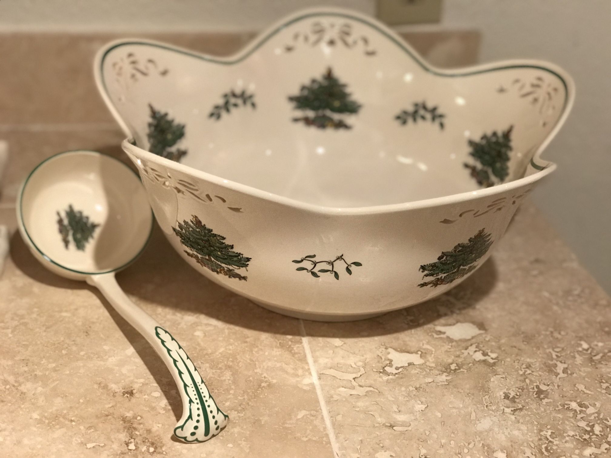 Spode Christmas Tree 14” Punch Bowl And Ladle