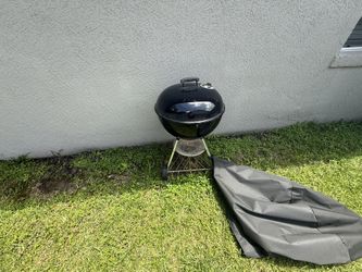 Weber Charcoal Grill, includes Supplies!
