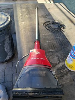 Dirt Devil Broom Vac - Trades Welcome 